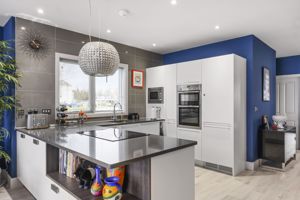 Kitchen - 2- click for photo gallery